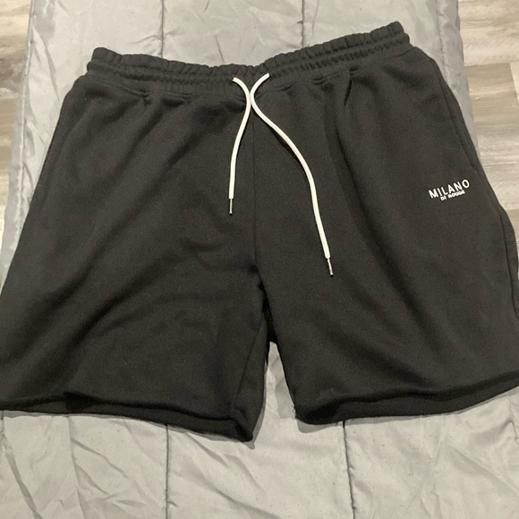 Milano Di Rouge Other - Milano Di Rouge Black Athletic Shorts with Elastic Waistband just like new